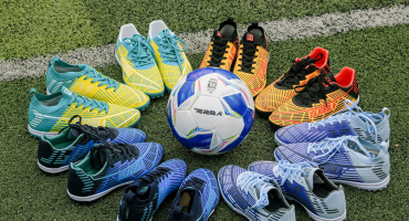 Cách chọn giày bóng đá giúp tăng cường kiểm soát bóng